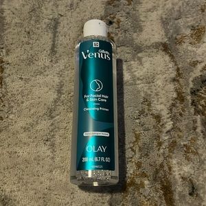 NWT Venus Cleansing Shave Primer